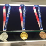 2019年9月にオープンしたオリンピックミュージアムにTOKYO2020大会のメダル＆聖火トーチを展示